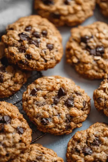Chewy Oatmeal Chocolate Chip Cookies