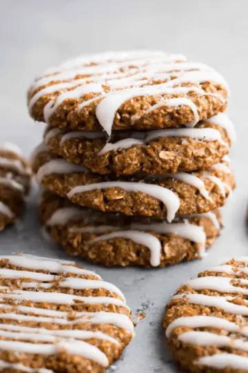 Healthy Iced Gingerbread Oatmeal Cookies