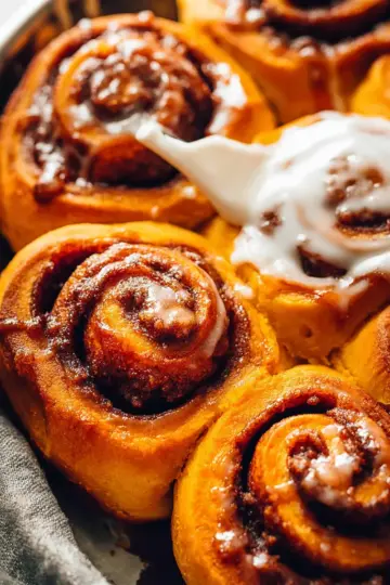 Pumpkin Cinnamon Rolls