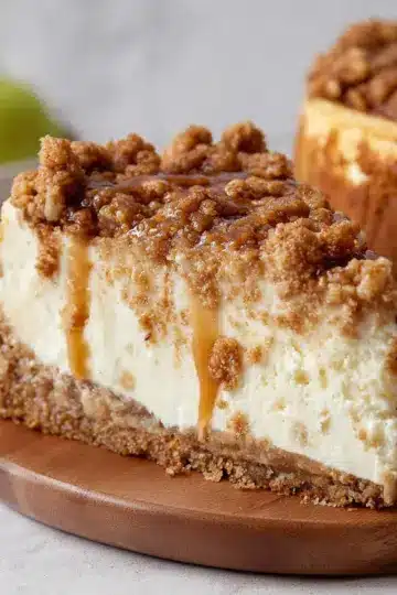 Apple Crumble Cheesecake