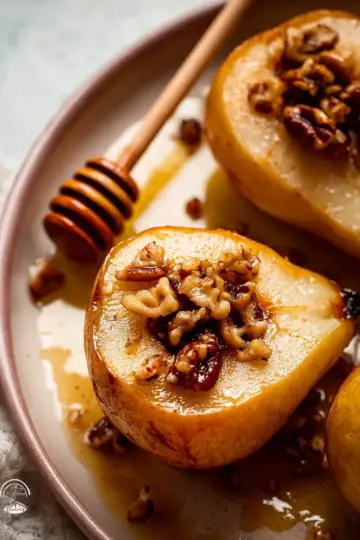 Baked Pears recipe with honey, cinnamon & pecans