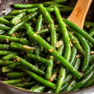 Sautéed Green Beans Recipe with Garlic