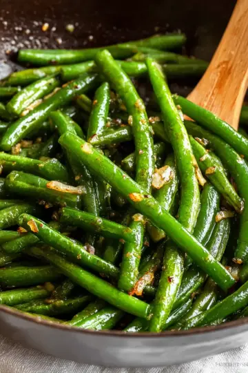 Sautéed Green Beans Recipe with Garlic