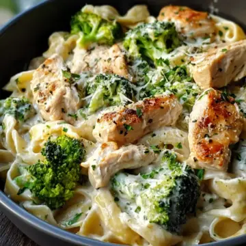 Creamy Chicken Broccoli Alfredo
